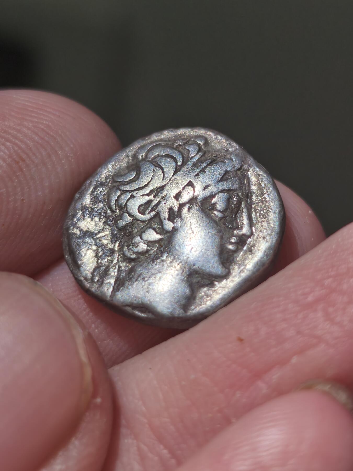 星盘世界钱币十二月二十七日古典币专场 稀有精品！塞琉古德米特里乌斯二世 1德拉克马银币 美索不达米亚-塞琉西亚造币 背面宙斯坐像 米特里达特斯一世进入塞琉西亚使用了这个样式