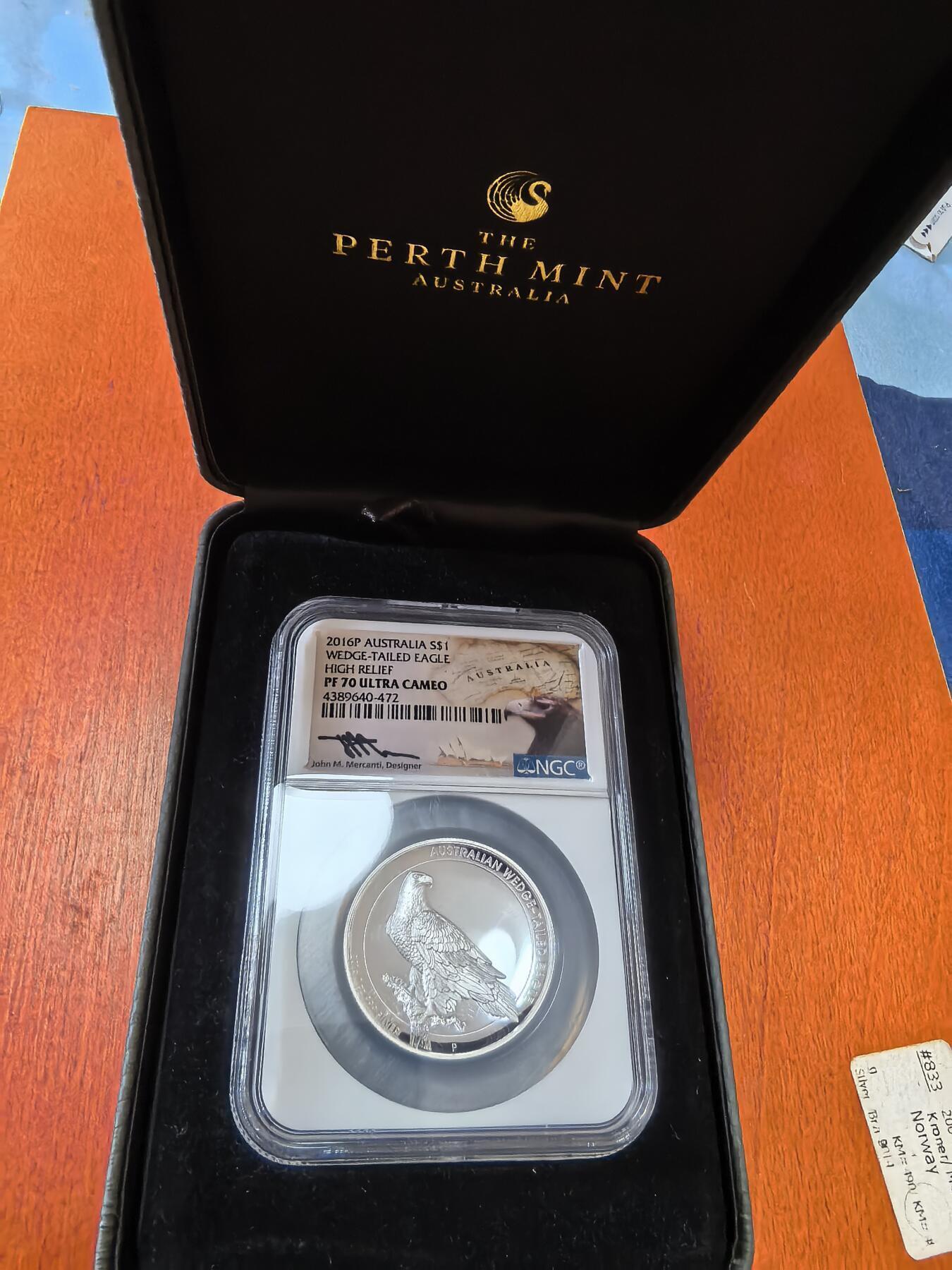 长老汇蛇年精选第八十五场拍卖 2016澳大利亚楔尾鹰1元精制高浮雕弧形精制银币，NGC PF70UC， 雕刻师签名版，高档评级币盒