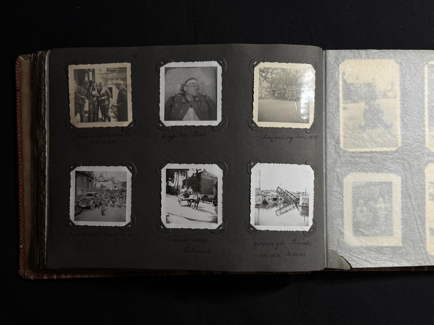欢庆元旦！戎马世界章牌大赏第109期元旦大拍 铭记历史！德国二战老兵相册，照片约150张，记录了一个德国家庭的生活，包括婚姻、家庭、战争与城市废墟等内容，战前及法国战役相关照片（包括跨过马恩河）