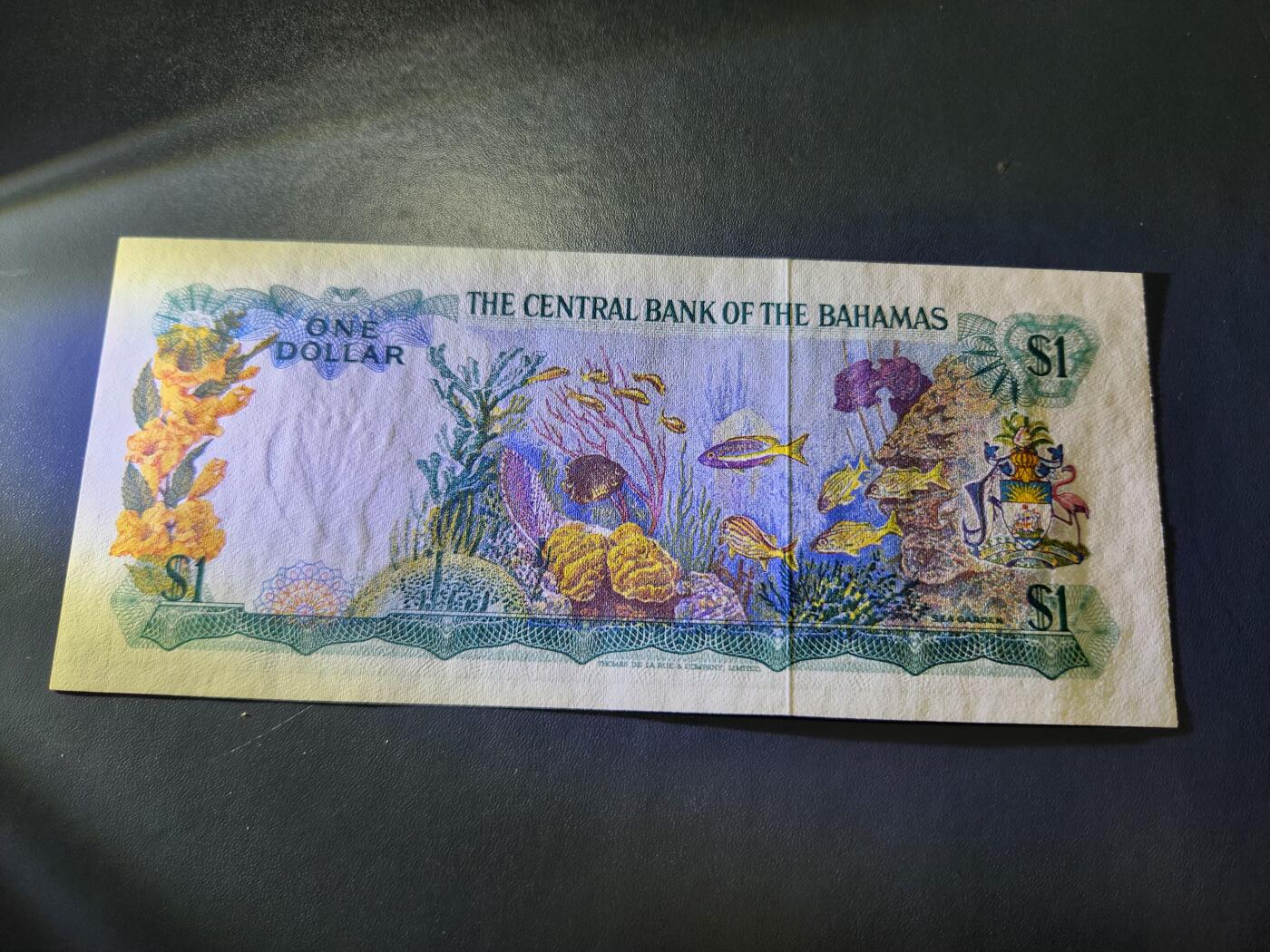 12月21号晚上8点 外国纸币自动截拍第75场 1974年 巴哈马1元 纸币 女王彩背 新品AU