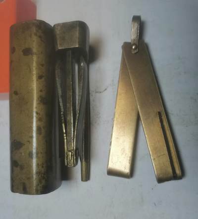 江南站杂件场 - 清代名家李怡兴铜锁，带款带钥匙，可以打开