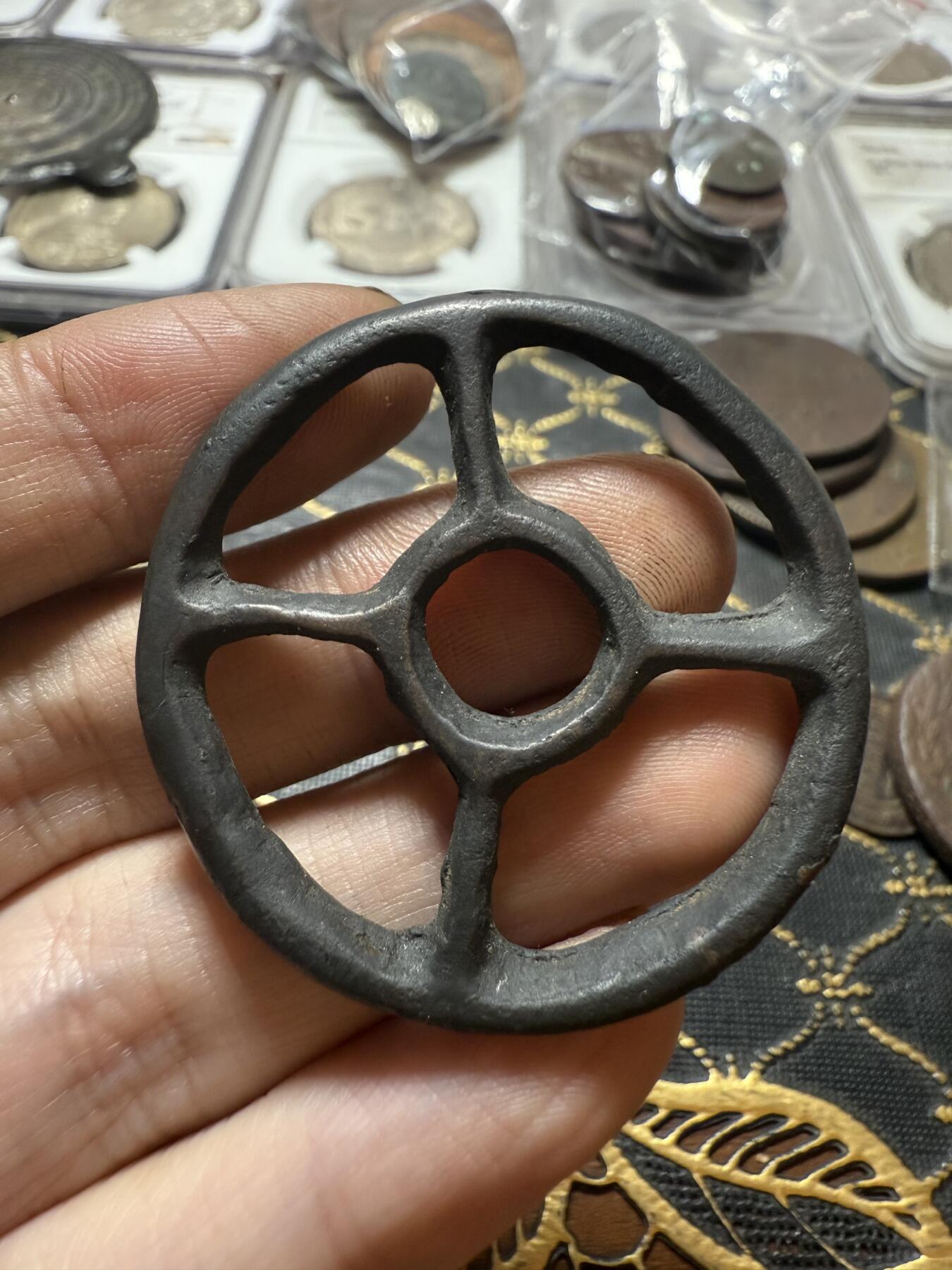 南宋泉阁俄币 外币 国币 专场第二十期 【送拍无额外佣金】 中世纪 草原文化 铜护身符 少见 中大尺寸 传世皮壳 好品