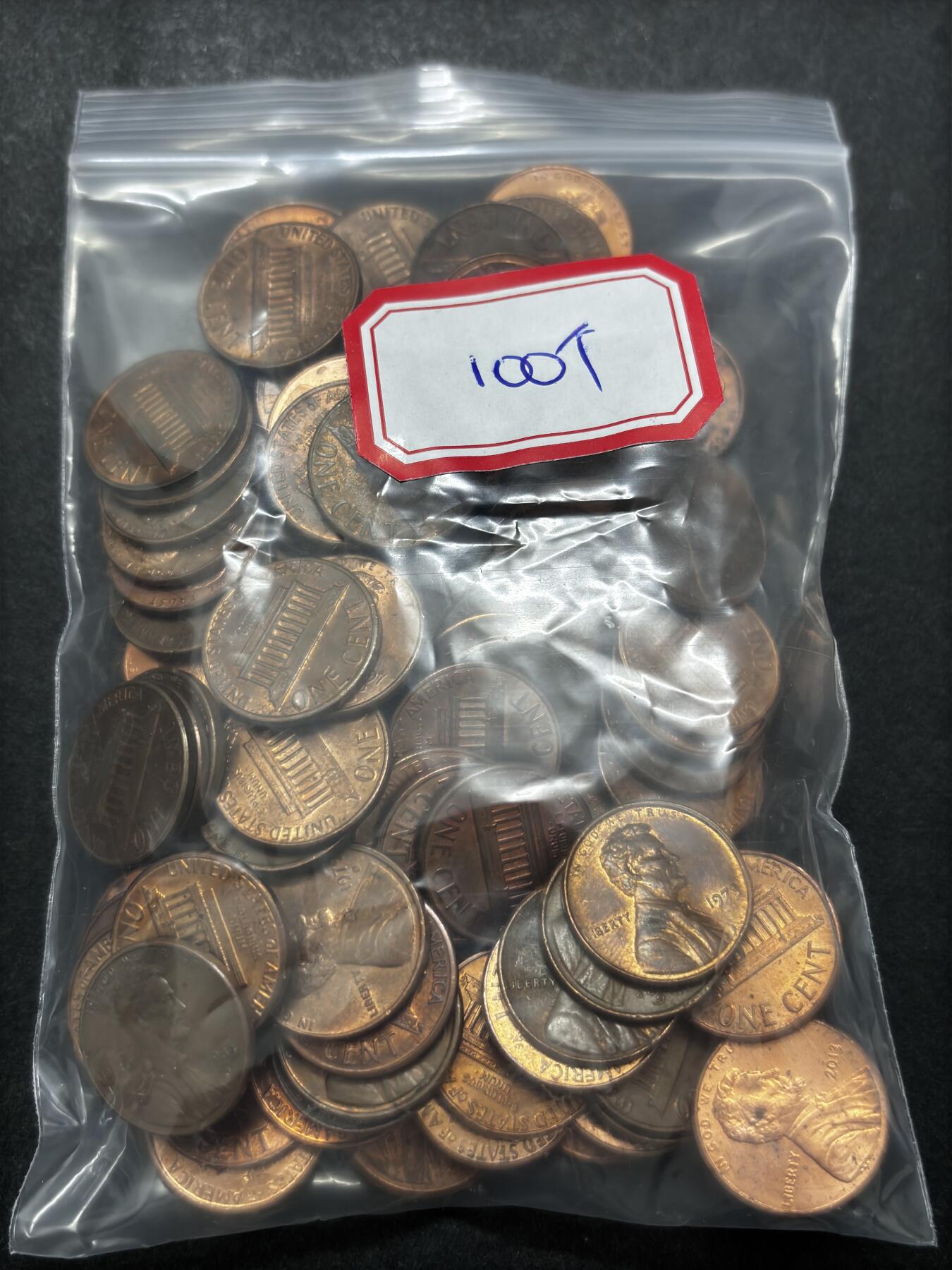 文馨钱币收藏第 286 场，圣诞节专场【 长期接收代拍品低至 0 佣金】 好品美国林肯 1 美分各年份 100 枚未挑，有一枚银色币