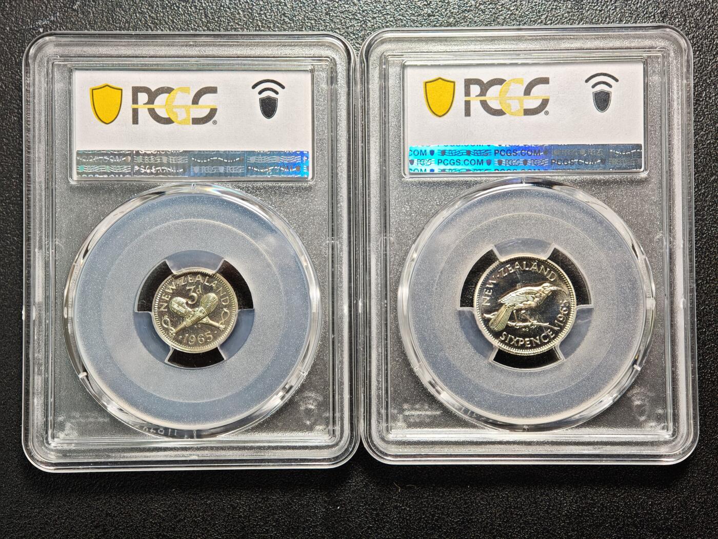【德藏】世界币章拍卖第158期（拍品征集中~欢迎藏友联系） 1965年 新西兰套币 PCGS SP65～67 品相极佳 其中半便士、1便士，五彩淡包浆极其漂亮