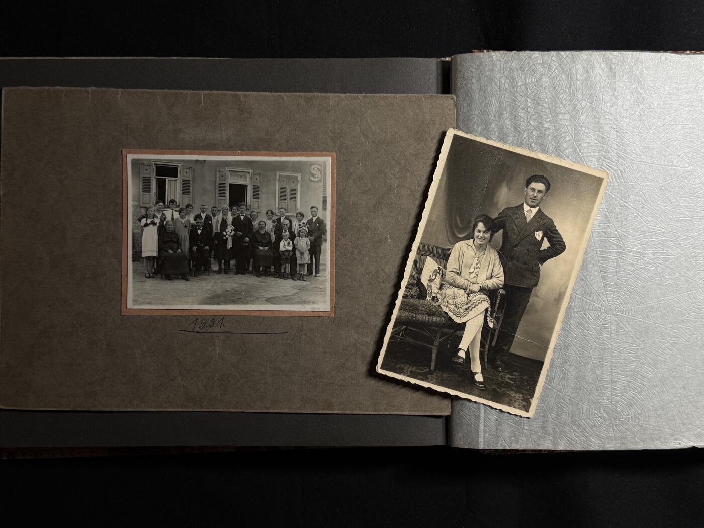 欢庆元旦！戎马世界章牌大赏第109期元旦大拍 铭记历史！德国二战老兵相册，照片约150张，记录了一个德国家庭的生活，包括婚姻、家庭、战争与城市废墟等内容，战前及法国战役相关照片（包括跨过马恩河）