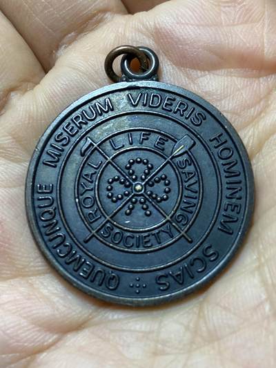 2025年第一百三十九场(总第一百六十五场）外国好品散币场(免佣金) - 英国🇬🇧纪念章，直径31.9毫米，厚3.5毫米，重12.69克(皇家救生协会纪念章，1983年授予警察R. MASTERSON)