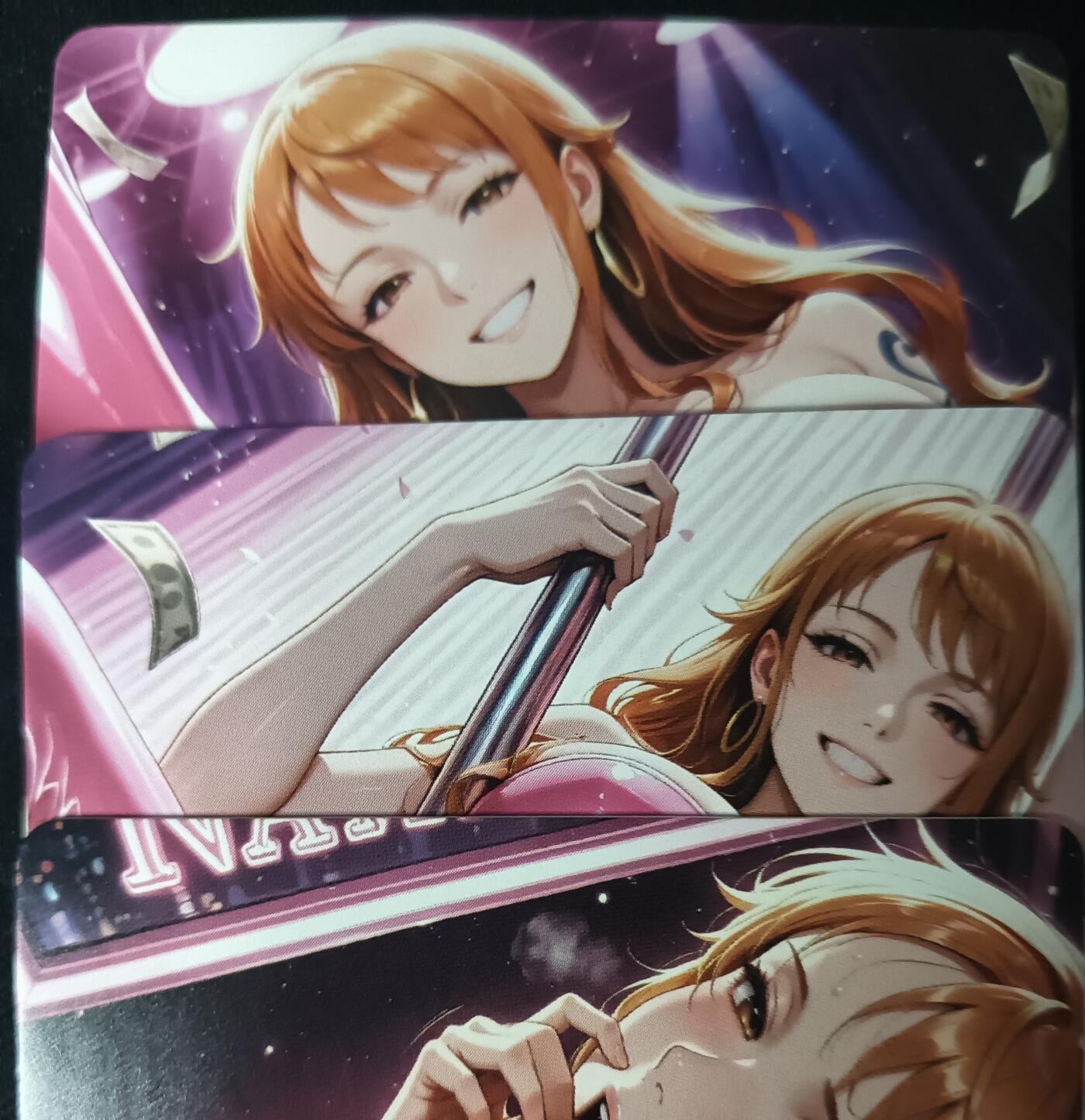 花开卡拍第53期（12月28号周日截拍，品控勿拍!!!拍品不寄存，运费5元，自制卡难免瑕疵，可能存在轻微撞角爆边等出厂瑕疵，品控介意勿拍！） 皇帝新衣 娜美钢管舞 清凉小套3张 折光彩闪