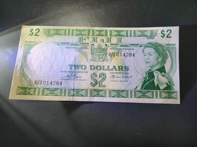 12月21号晚上8点 外国纸币自动截拍第75场 - 东加勒比2元 几乎全新B2冠