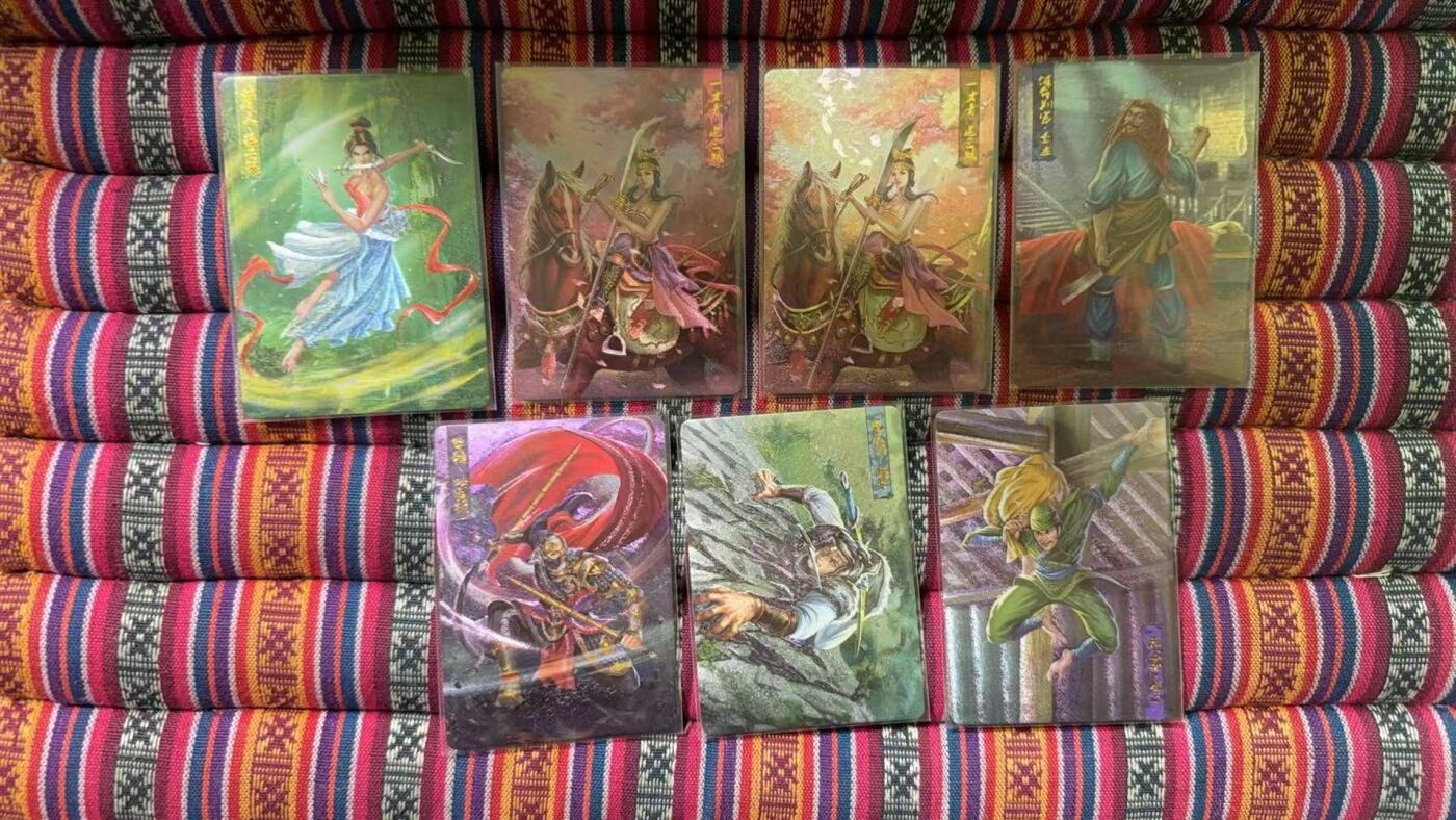 光影卡牌第27期，各家亲签，各家套卡，持续收拍品 重绣水浒粗闪特卡7张，红肚兜三娘＋黄肚兜三娘＋红肚兜二娘等