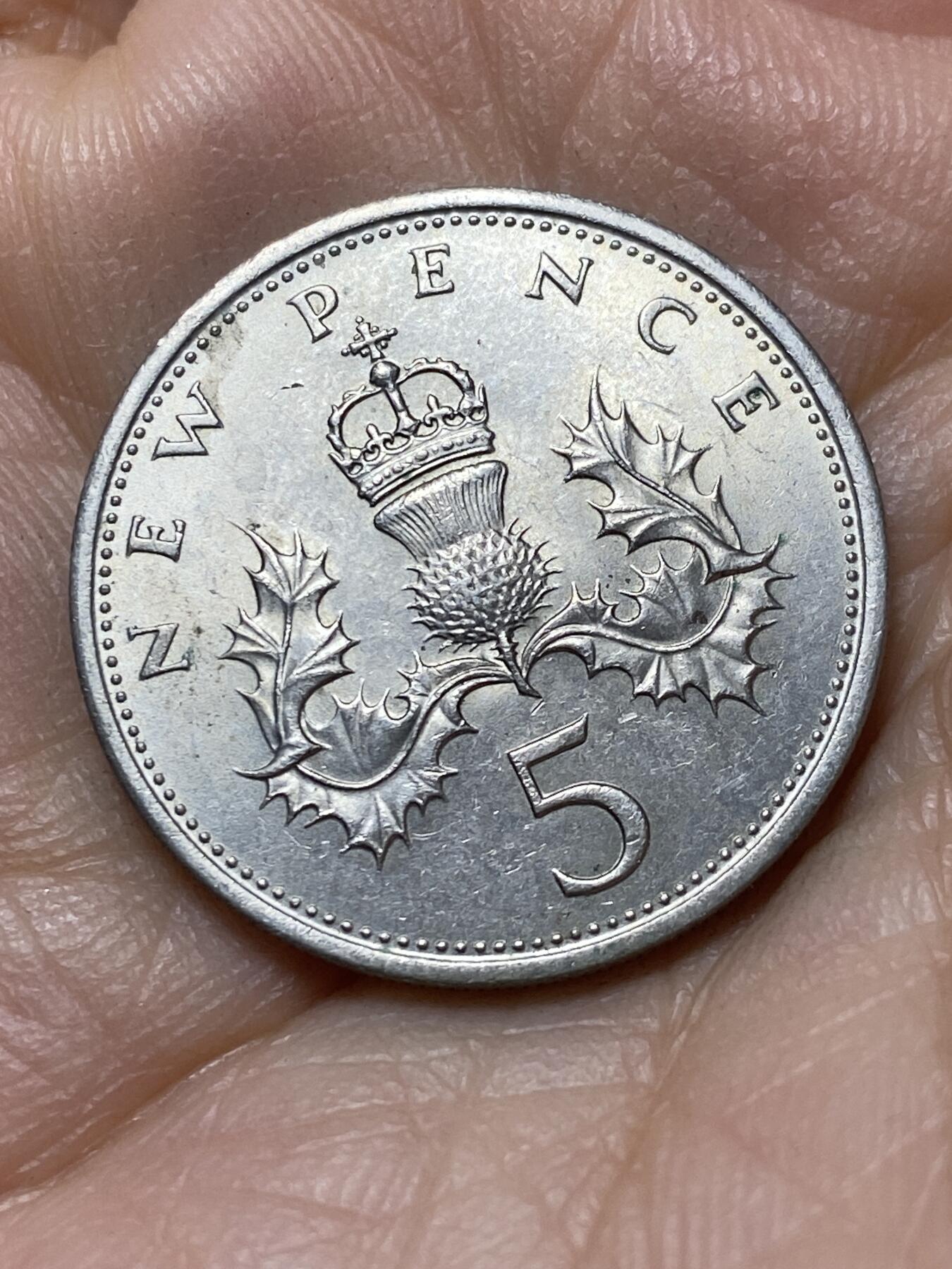 2025年第一百三十九场(总第一百六十五场）外国好品散币场(免佣金) 英国🇬🇧1968年5新便士(伊丽莎白二世中年花冠，十进制第一版首发年)