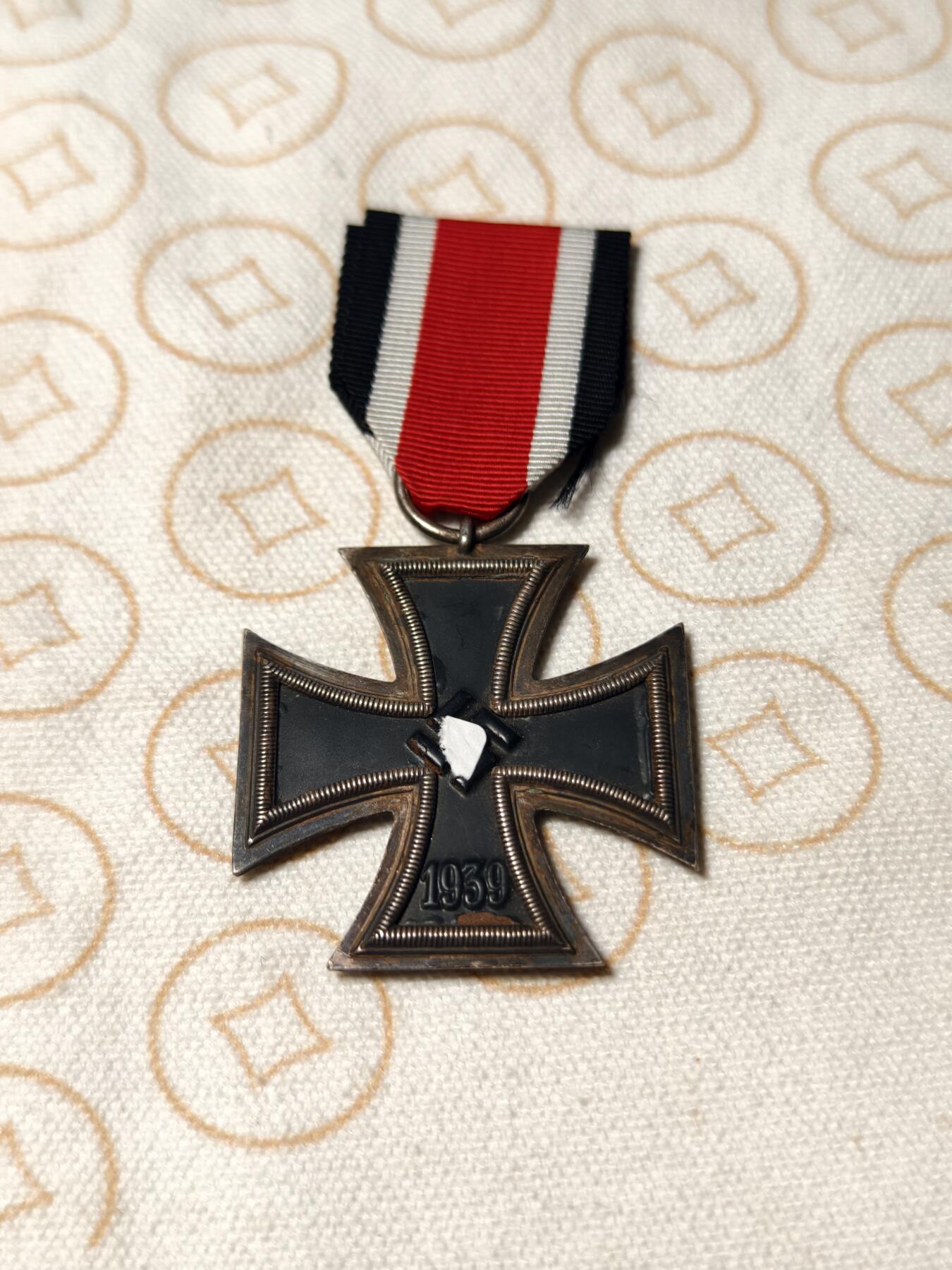 抚柳草堂-第三期章牌钱币 奖章勋章限时免佣 满百包邮 放漏专场 1939德三 二级铁十字勋章 品相如图