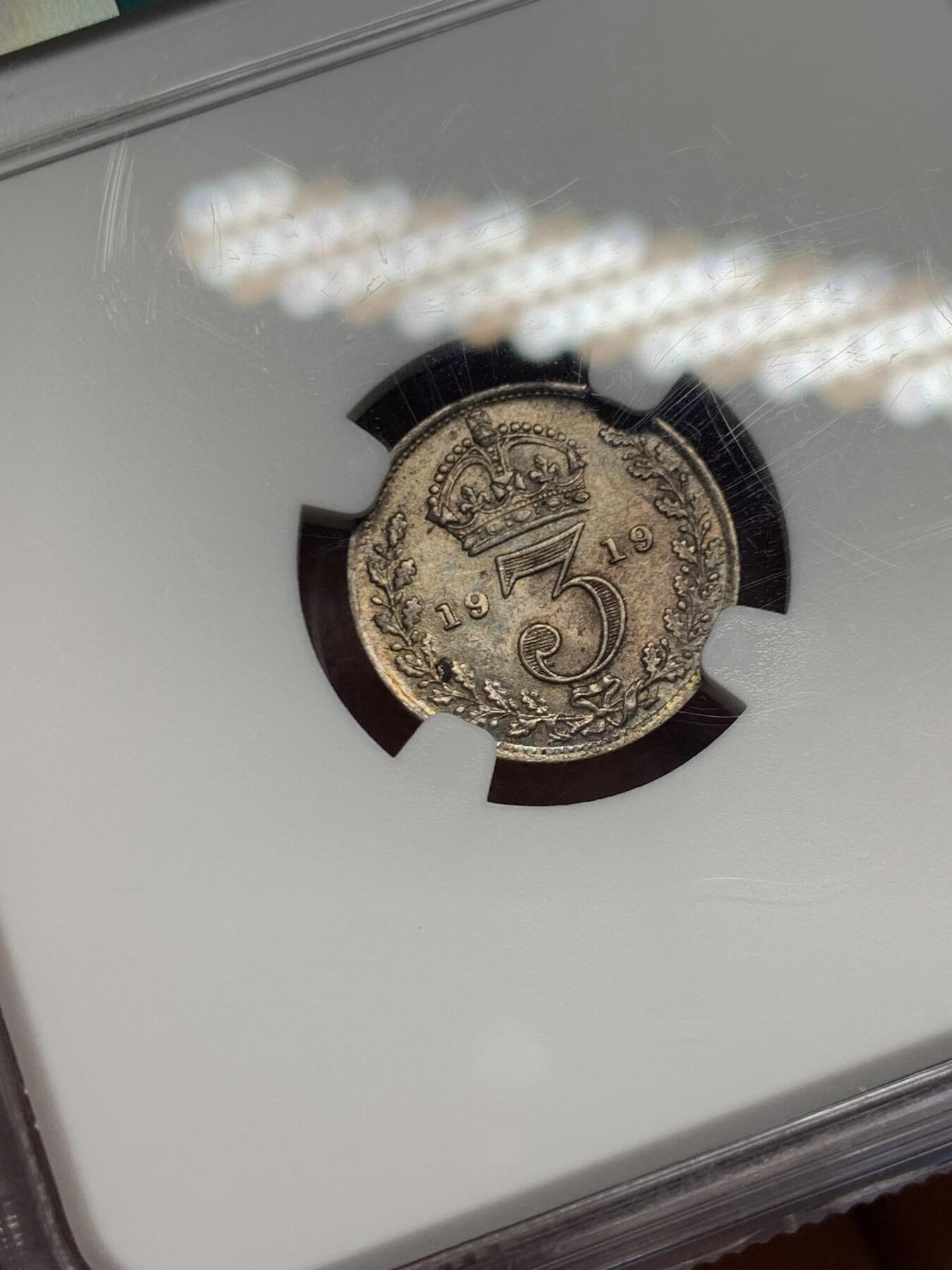 《竞宝斋》第449场 周日，周一，周二  3场连拍 （全场包邮，欢迎送拍） NGC MS64 英国1919年3便士银币 高银版本 包浆好看 值得入手