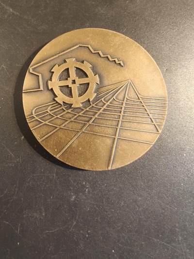 老王徽章第171期 - 法国米卢斯伊尔体育场落成典礼大铜章    直径64mm    重量141.5g