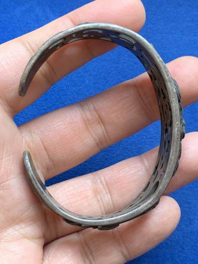 《竞宝斋》第449场 周日，周一，周二  3场连拍 （全场包邮，欢迎送拍） 东南亚早期银手镯 50.2g 约760银