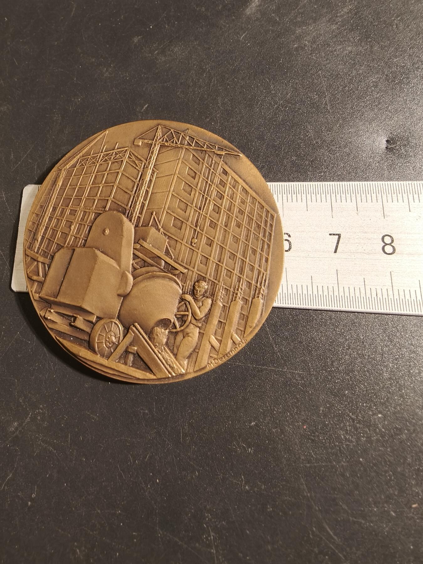 老王徽章第171期 法国及法兰西联盟钢筋混凝土建筑商同业公会大铜章    原盒     直径60mm     重量96.2g