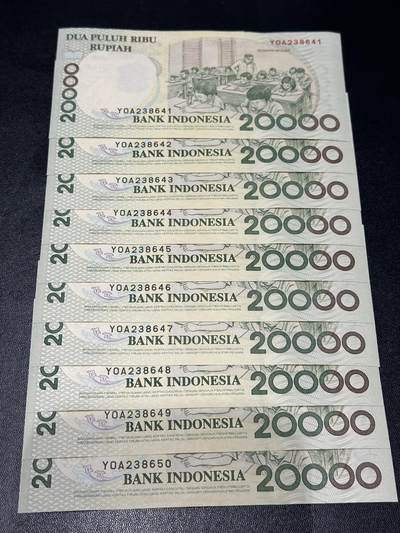 《外钞收藏家》第五百九十六期（精品大拍场）（本平台长期征集拍品、欢迎藏友们联系合作） - 印度尼西亚98年2万卢比标十连号（印尼教育界之父哈尔贾）	UNC