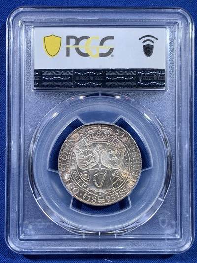 《竞宝斋》第449场 周日，周一，周二  3场连拍 （全场包邮，欢迎送拍） PCGS MS64 英国 1893年 维多利亚披纱佛罗林银币 五彩包浆 光度也很好 值得关注