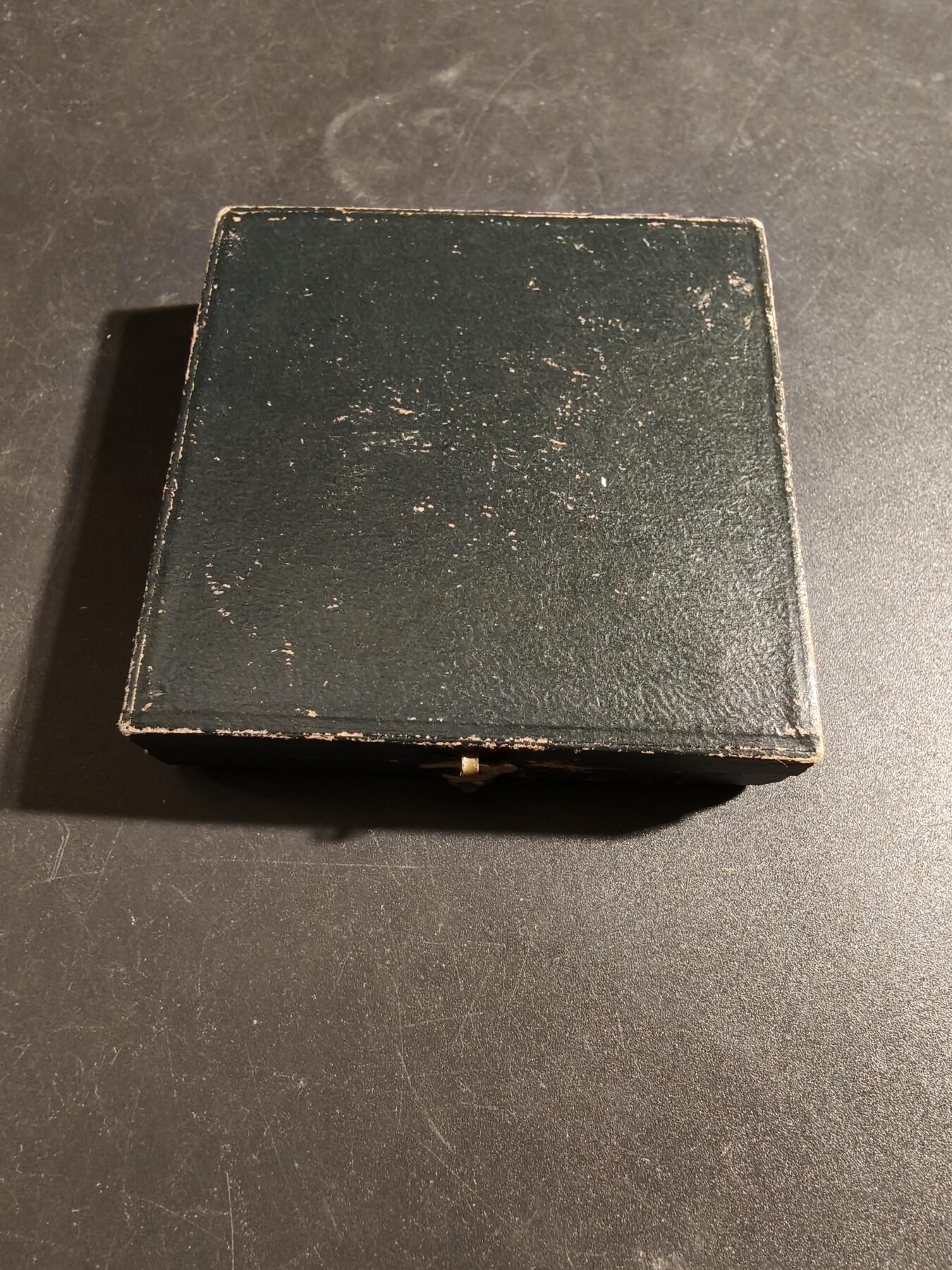 老王徽章第171期 法国塞纳省省长赠大铜章      原盒      大师普鲁多姆作品     直径50mm     重量56.6g