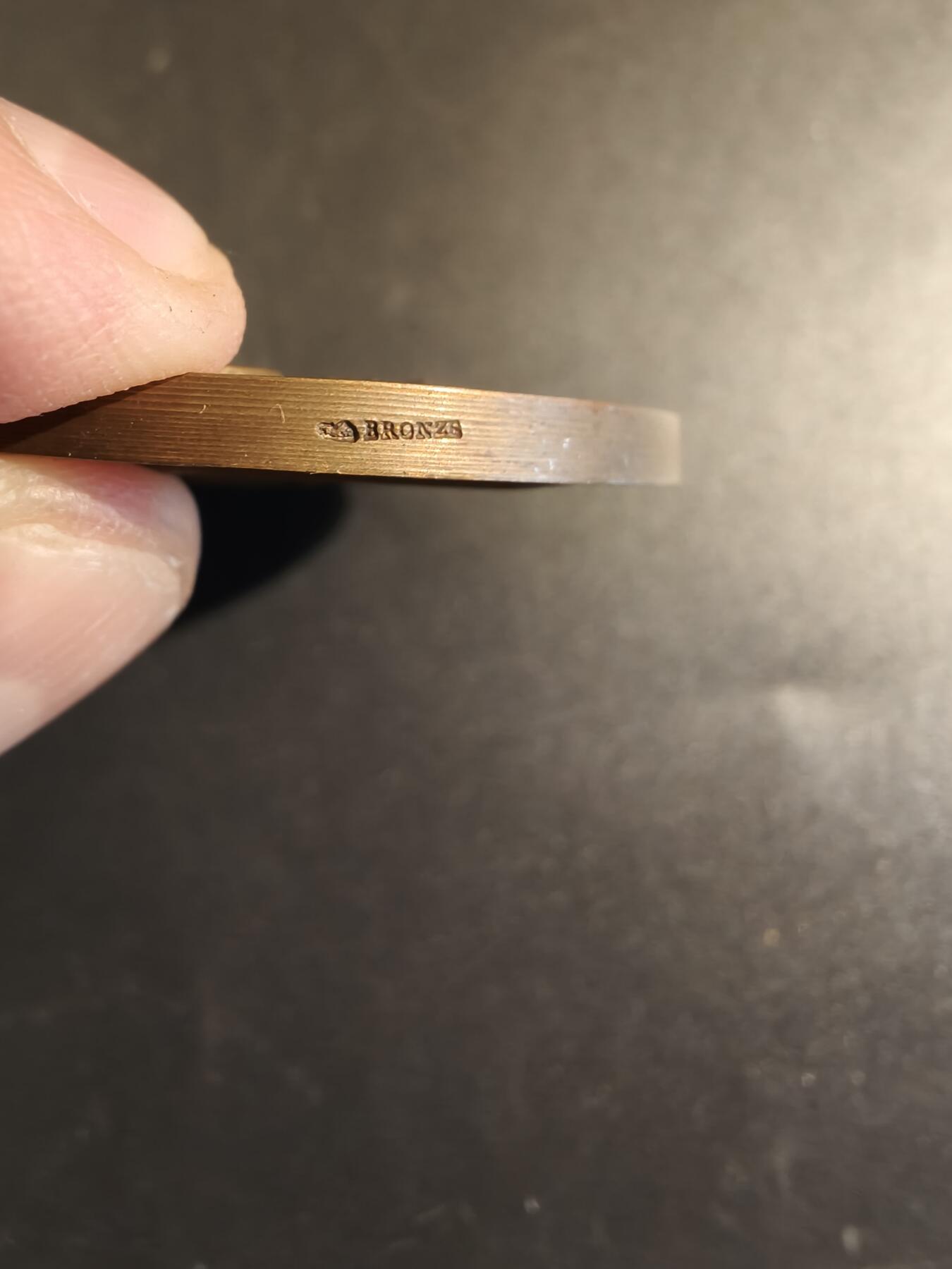 老王徽章第171期 法国上萨瓦省阿讷马斯农业商会大铜章        原盒      播种者     直径50mm     重量60g