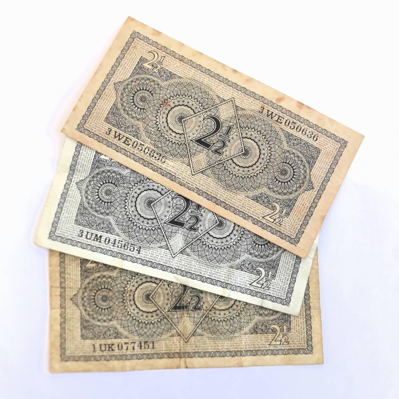 各国外币第104期 无佣金 荷兰2.5盾 1949年 3张