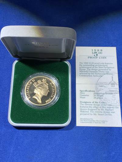《竞宝斋》第449场 周日，周一，周二  3场连拍 （全场包邮，欢迎送拍） - 澳大利亚1988年5元精制纪念币 建筑成就新的议会大楼 盒证全