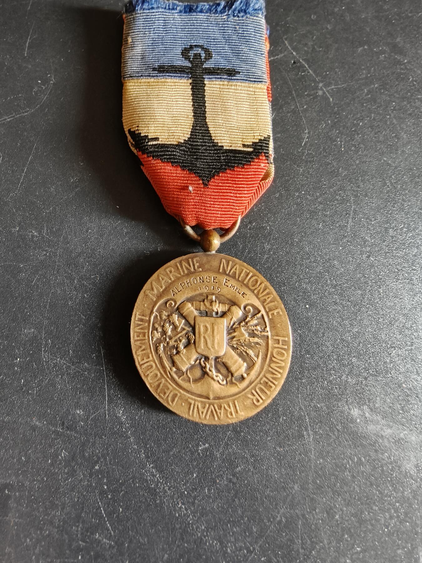 老王徽章第171期 法国1919年铜级劳工奖章   海事版