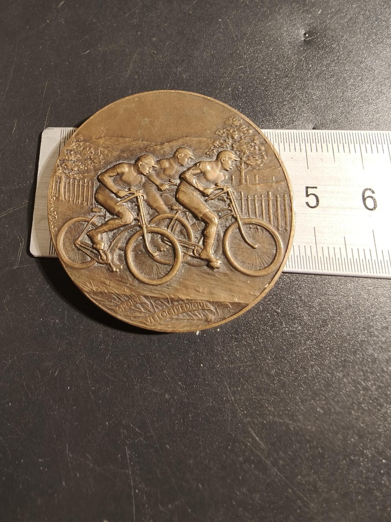 老王徽章第171期 法国自行车越野竞赛大铜章    直径46mm    重量44.7g