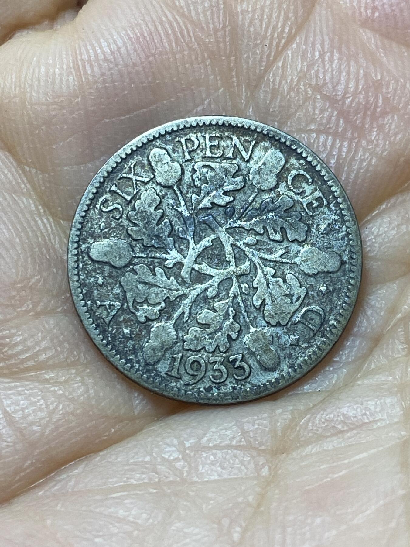 2025年第一百四十四场(总第一百七十场）品种丰富英国一线回流散币年末特拍场第一场(免佣金) 英国🇬🇧1933年6便士银币(乔治五世第五版，500银)