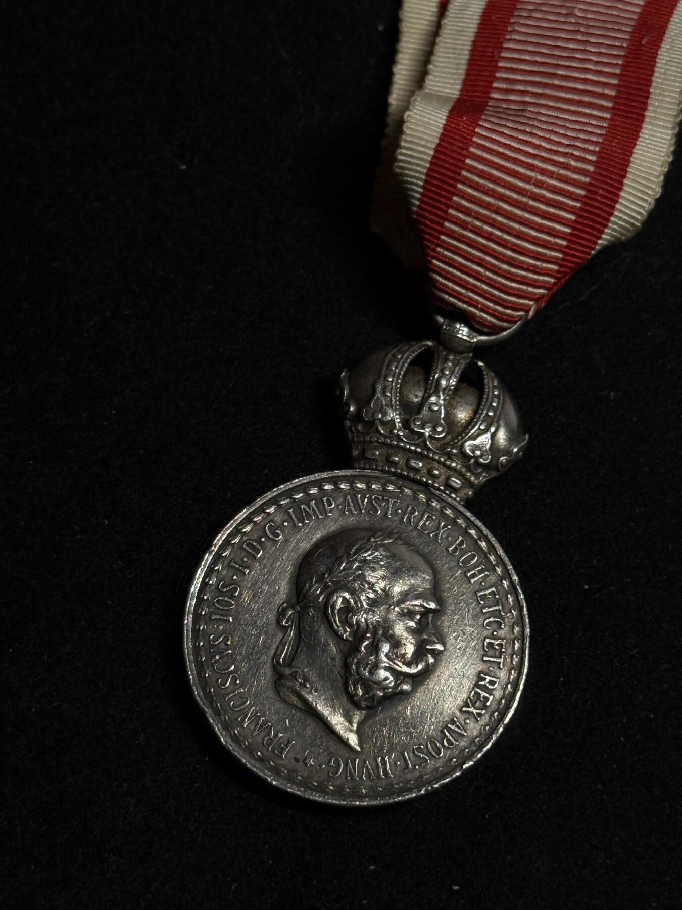 欢庆元旦！戎马世界章牌大赏第109期元旦大拍 奥匈帝国银级军事功绩奖章，银制，外授无十字架版，1890年设立，授予军事行动中表现突出的军官