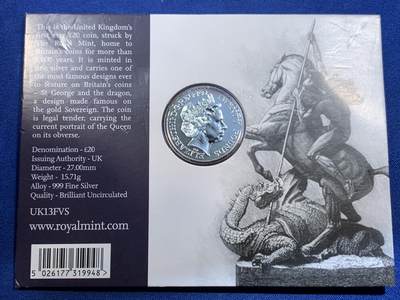 《竞宝斋》第449场 周日，周一，周二  3场连拍 （全场包邮，欢迎送拍） 英国 2013年 伊丽莎白老年头像 20镑 银币 15g 背面经典屠龙图案 原册包装