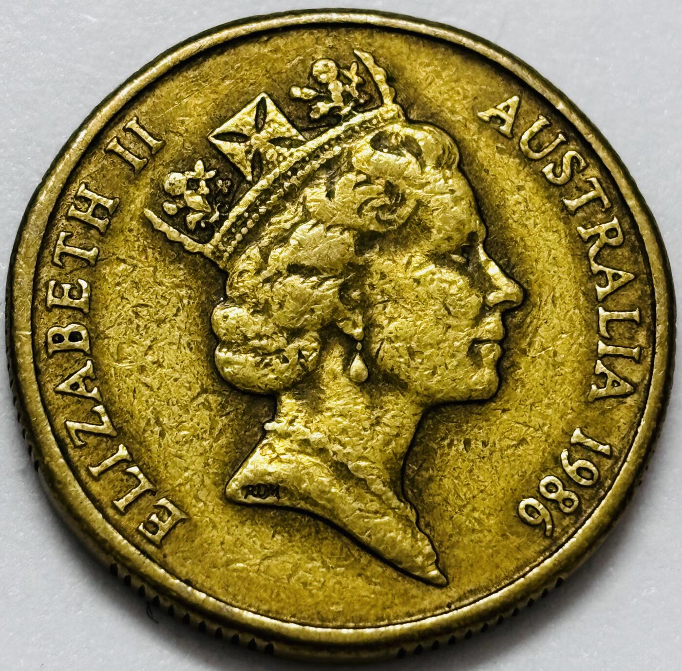 文馨钱币收藏第 286 场，圣诞节专场【 长期接收代拍品低至 0 佣金】 澳大利亚1元铜币纪念币 1986年国际和平年 高冠女王 