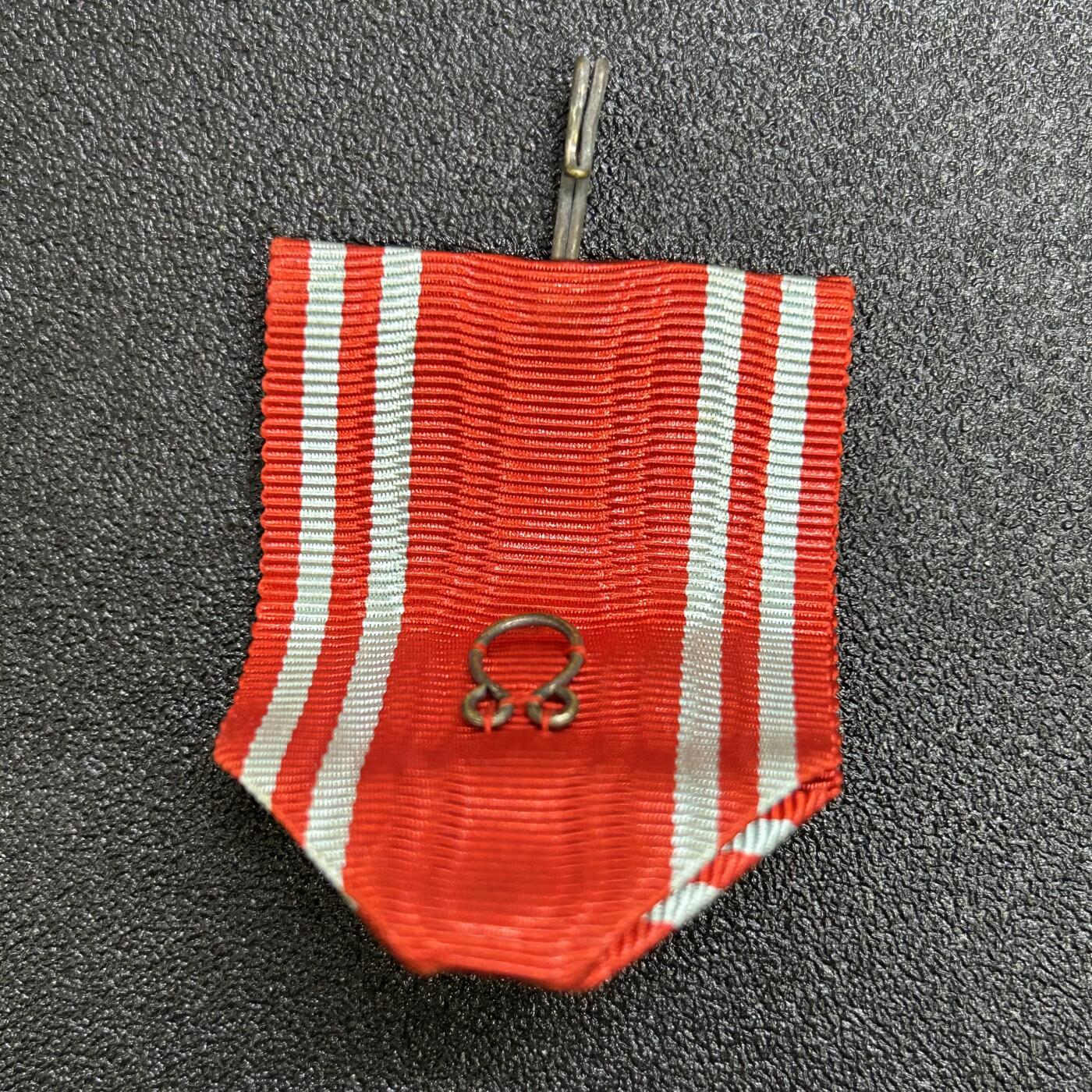 西秦中古拍卖第七十期 不忘历史 抗战收藏 抗战时期日本红十字奖章绶带