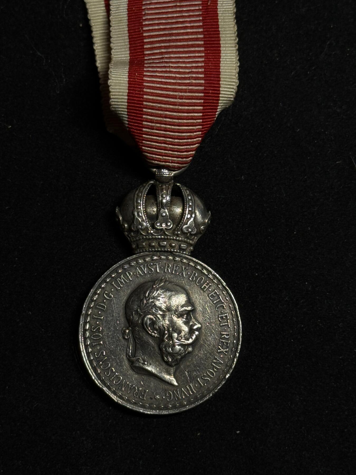 欢庆元旦！戎马世界章牌大赏第109期元旦大拍 奥匈帝国银级军事功绩奖章，银制，外授无十字架版，1890年设立，授予军事行动中表现突出的军官