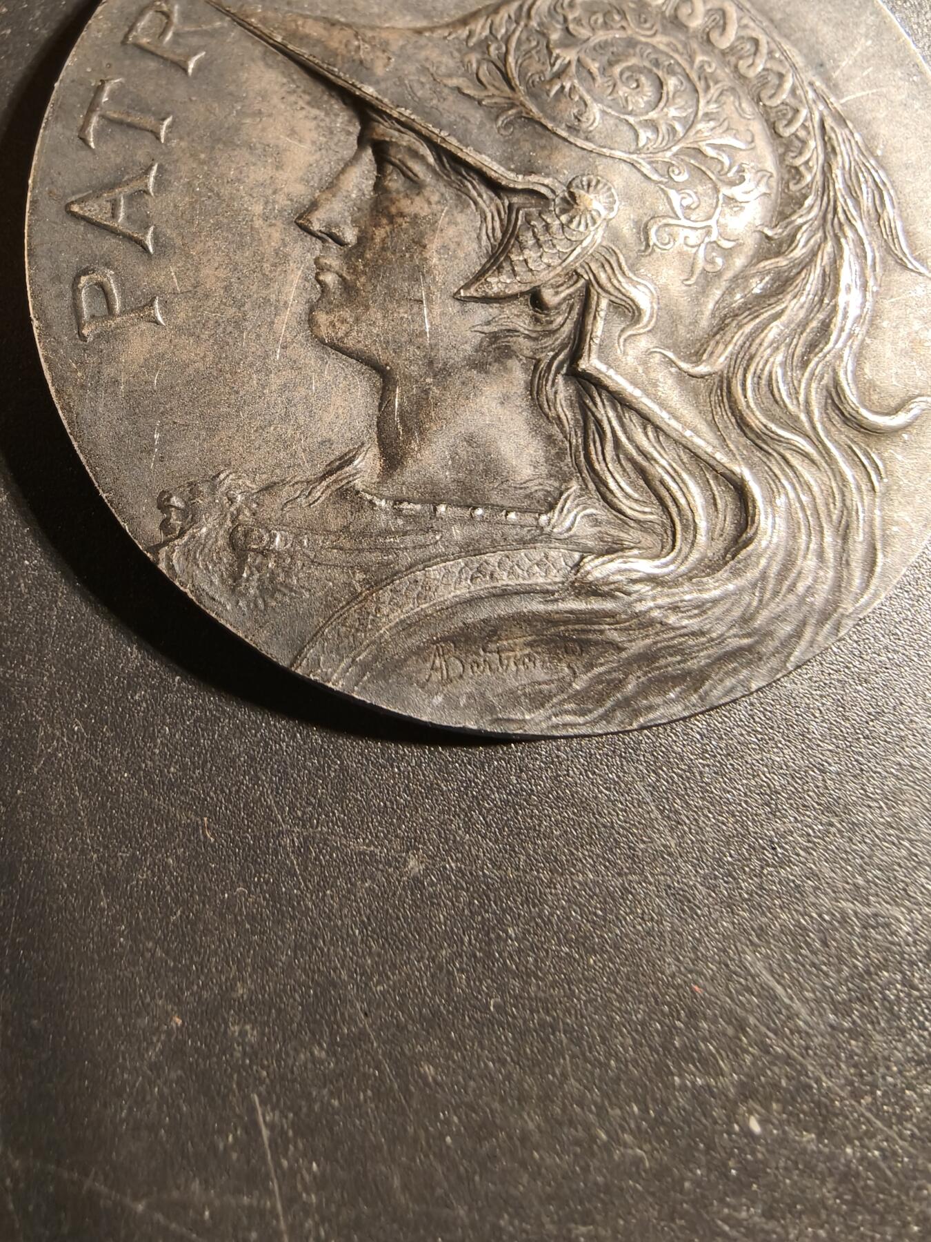 老王徽章第171期 法国公鸡头玛丽安娜镀银大铜章     大师波特作品     直径46mm     重量42.3g