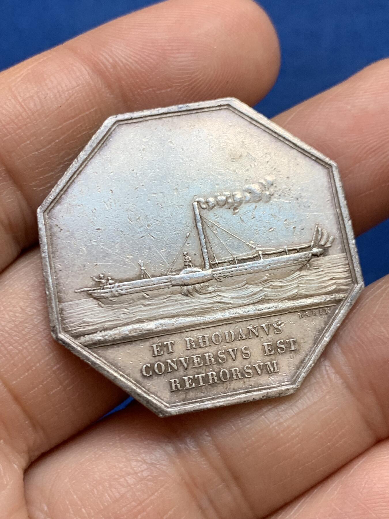 《竞宝斋》第449场 周日，周一，周二  3场连拍 （全场包邮，欢迎送拍） 法国陆运与海运运输联盟八角银质代币，14.95g，34.5mm，船首边铭