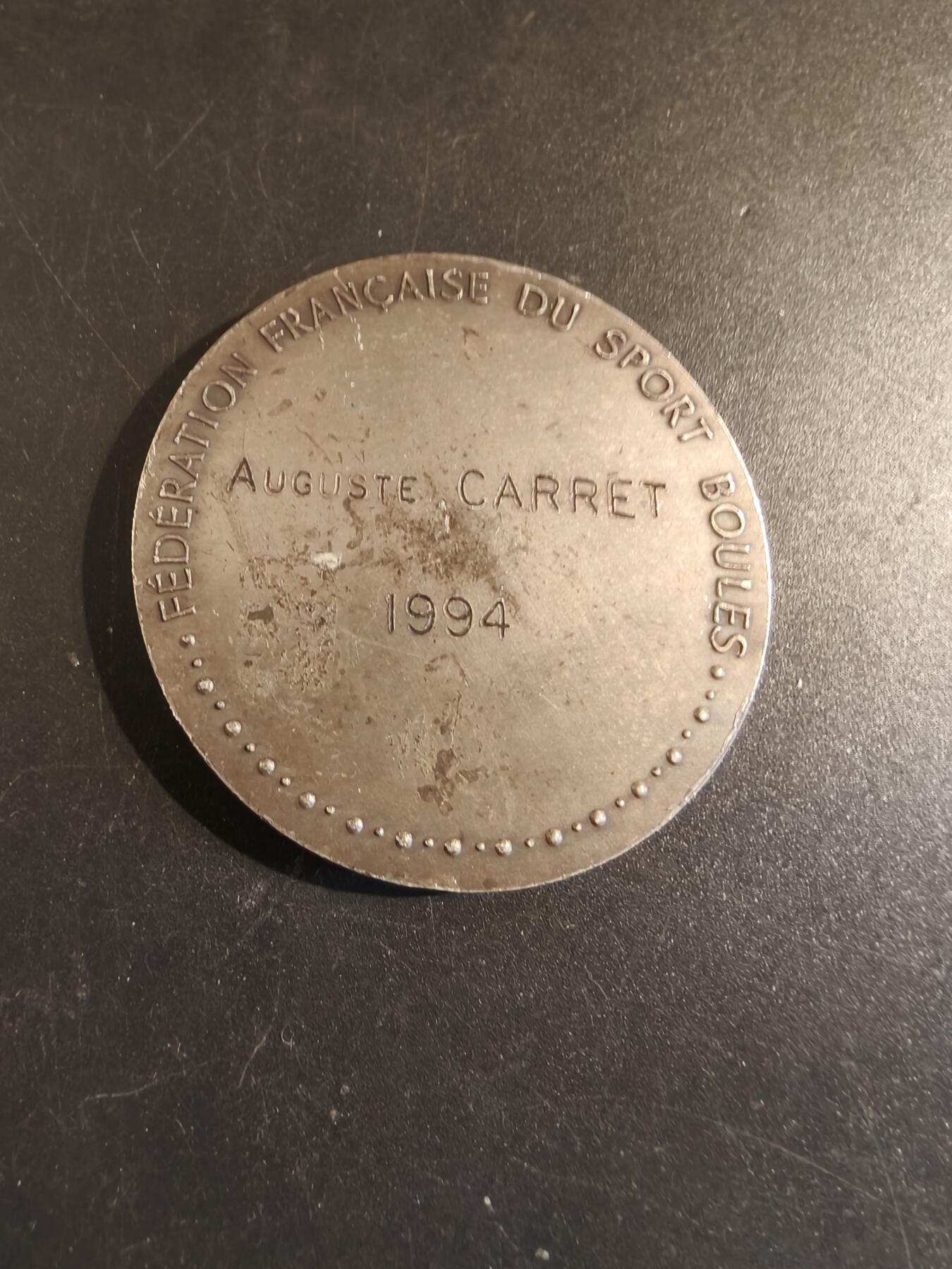 老王徽章第171期 法国1994年地滚球运动联合会镀银大铜章     直径50mm     重量68.4g