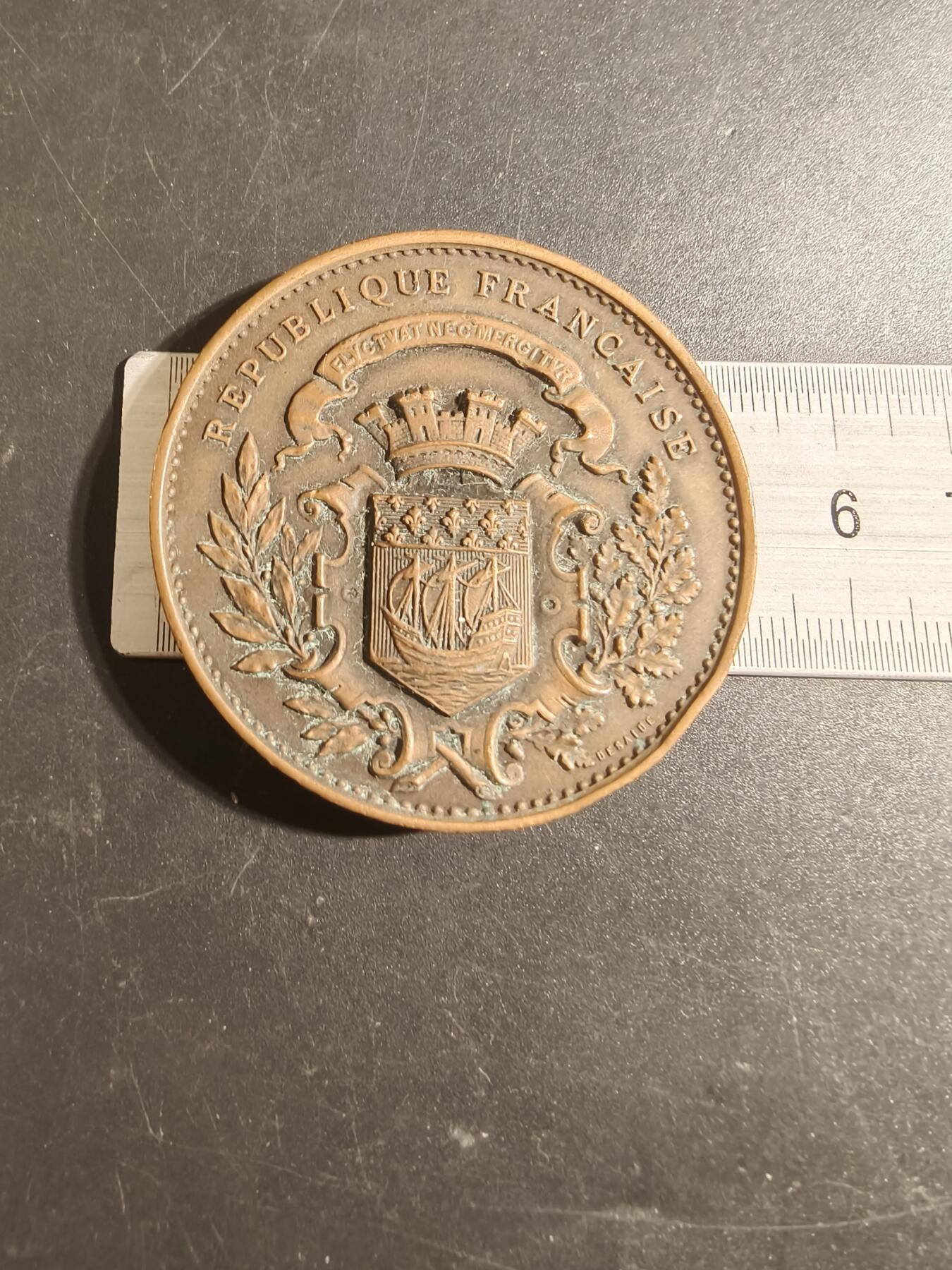 老王徽章第171期 法国1886年巴黎世界博览会大铜章    直径50mm    重量61.3g