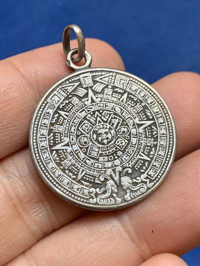 《竞宝斋》第449场 周日，周一，周二  3场连拍 （全场包邮，欢迎送拍） - 宗教婚礼银章 特殊 带环重约10.2克 28.2mm 背面花体字漂亮