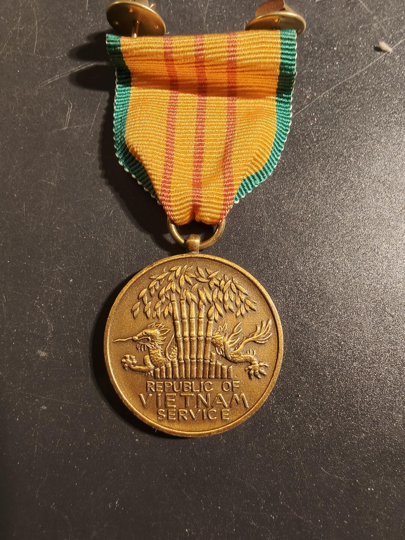 老王徽章第171期 美国越战服役奖章