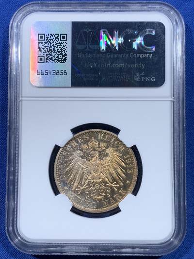 《竞宝斋》第449场 周日，周一，周二  3场连拍 （全场包邮，欢迎送拍） NGC PF65 德国普鲁士 1913年 威廉二世 精制2马克银币，包浆十分优美