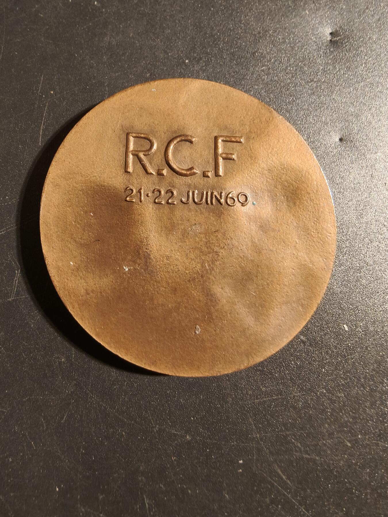 老王徽章第171期 法国国家游泳俱乐部大铜章    直径50mm    重量69g