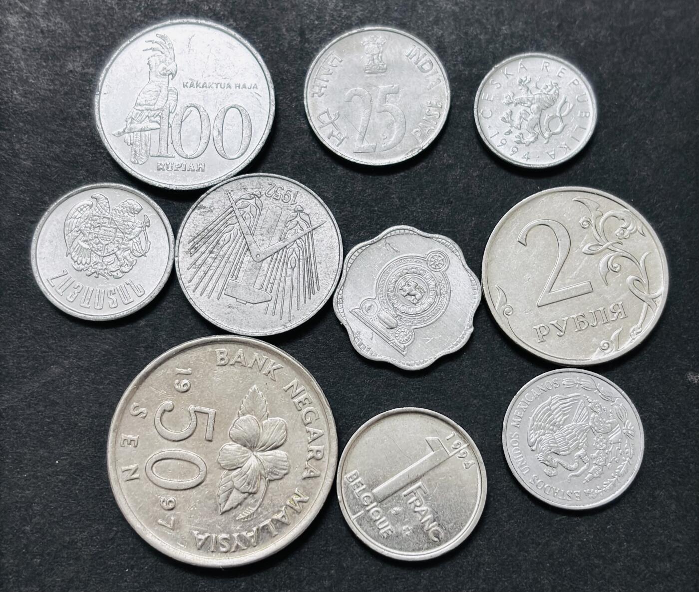 文馨钱币收藏第 286 场，圣诞节专场【 长期接收代拍品低至 0 佣金】 原光各国 10 枚硬币