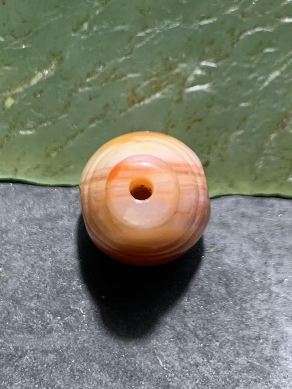 川料南红玛瑙通货一体佛头三通一个，