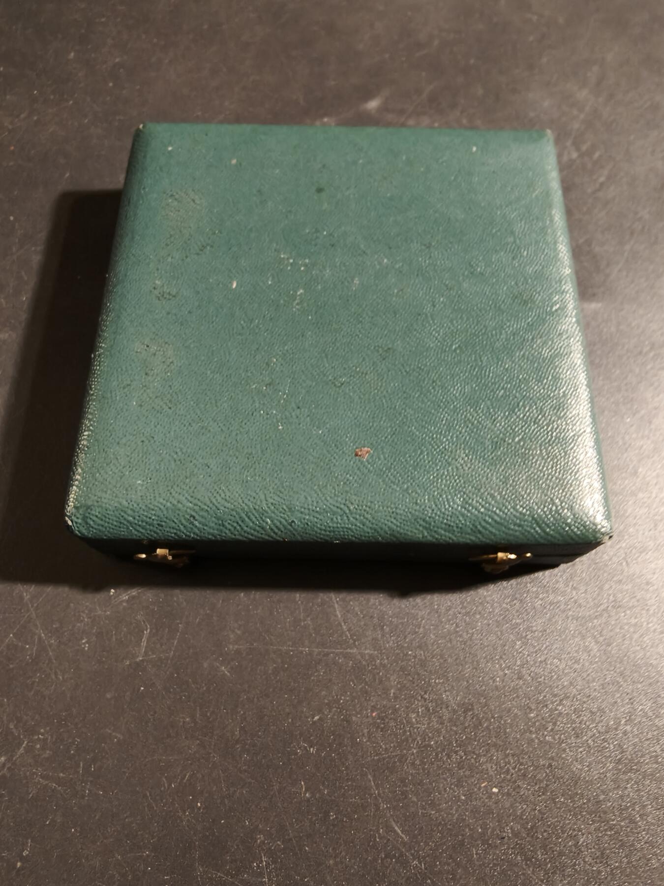 老王徽章第171期 法国及法兰西联盟钢筋混凝土建筑商同业公会大铜章    原盒     直径60mm     重量96.2g