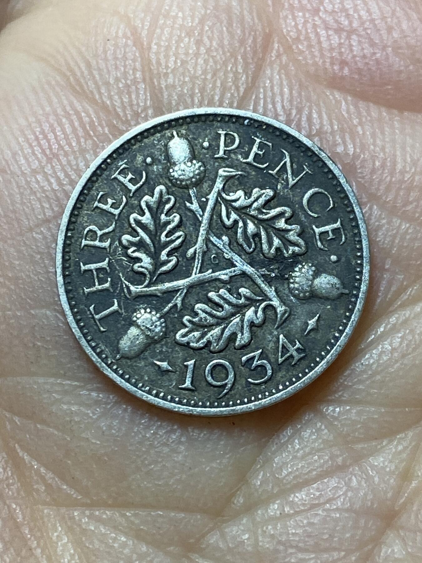 2025年第一百四十四场(总第一百七十场）品种丰富英国一线回流散币年末特拍场第一场(免佣金) 英国🇬🇧1934年3便士银币(乔治五世第四版，500银)