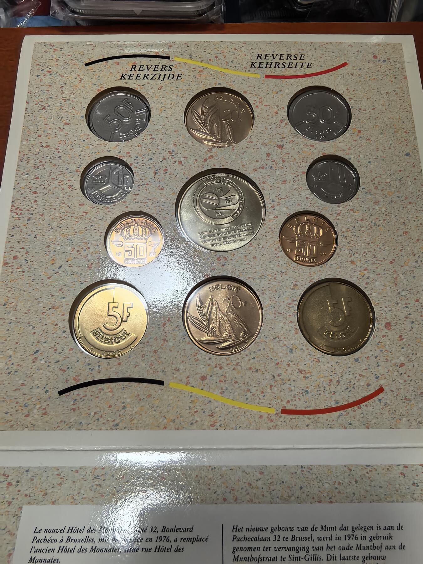 长老汇蛇年精选第八十五场拍卖 1989比利时10枚套币+1枚圆形铜章，卡装，克书30美金