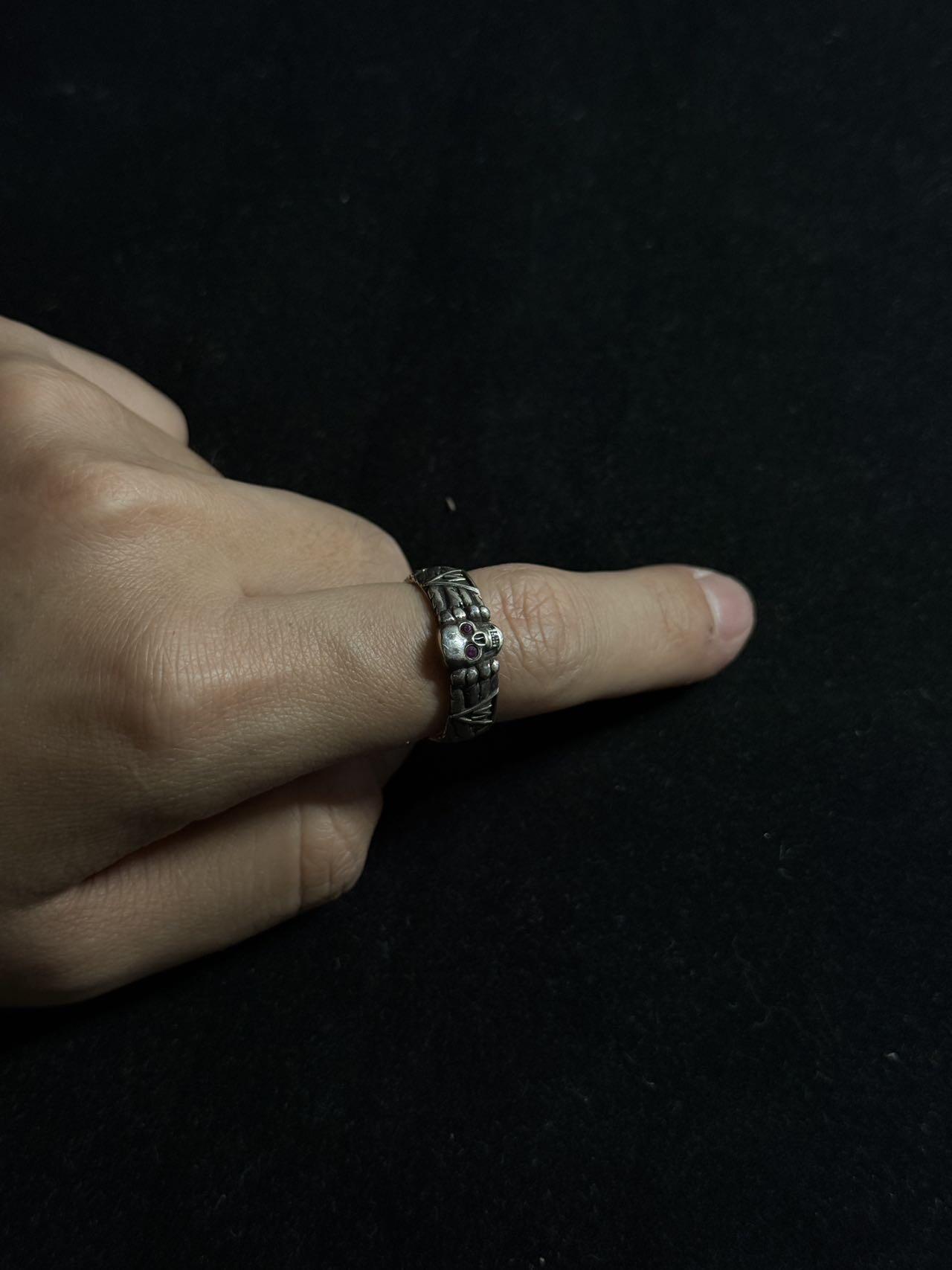 欢庆元旦！戎马世界章牌大赏第109期元旦大拍 德国二战荣誉骷髅戒指，银制复刻