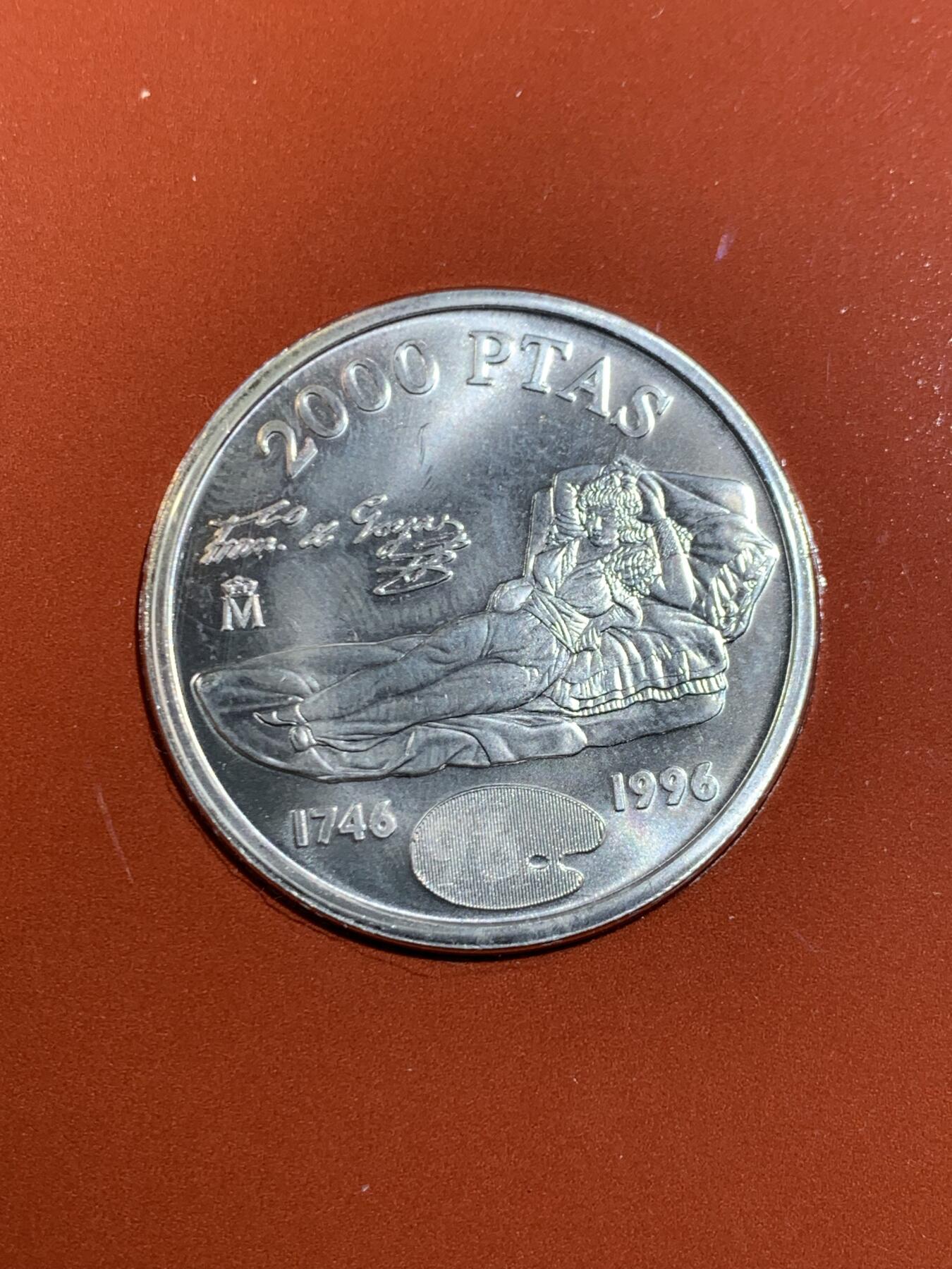 《竞宝斋》第449场 周日，周一，周二  3场连拍 （全场包邮，欢迎送拍） 西班牙 1996年 2000比塞塔 穿衣的玛哈 925银 18克 33mm 小纸卡册套币