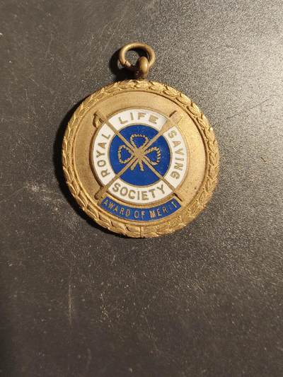 老王徽章第171期 - 英国拯救生命协会奖章     1949年实发    带珐琅