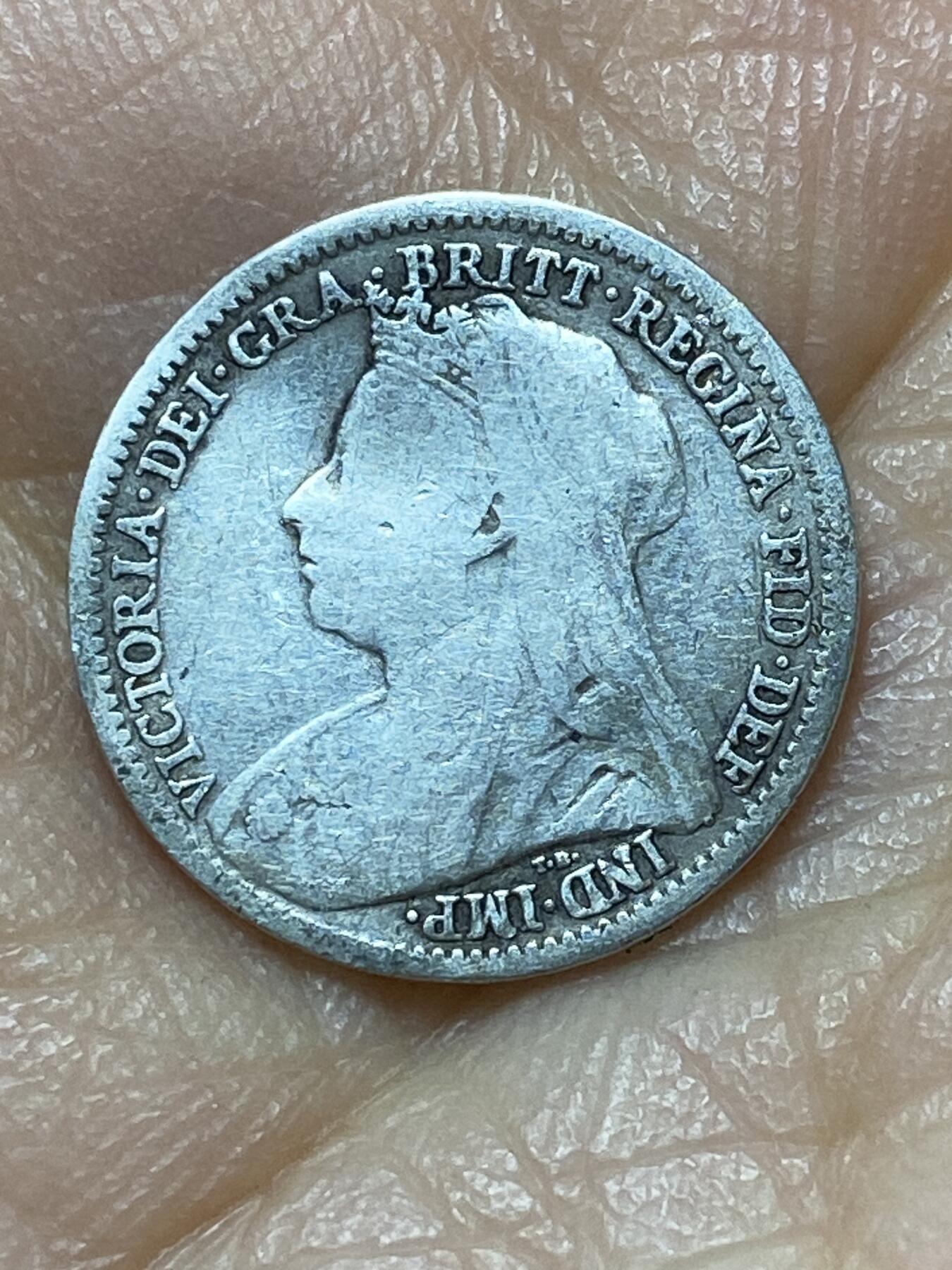 2025年第一百四十四场(总第一百七十场）品种丰富英国一线回流散币年末特拍场第一场(免佣金) 币不平–英国🇬🇧1899年3便士银币（维多利亚女王老年披纱，925高银）